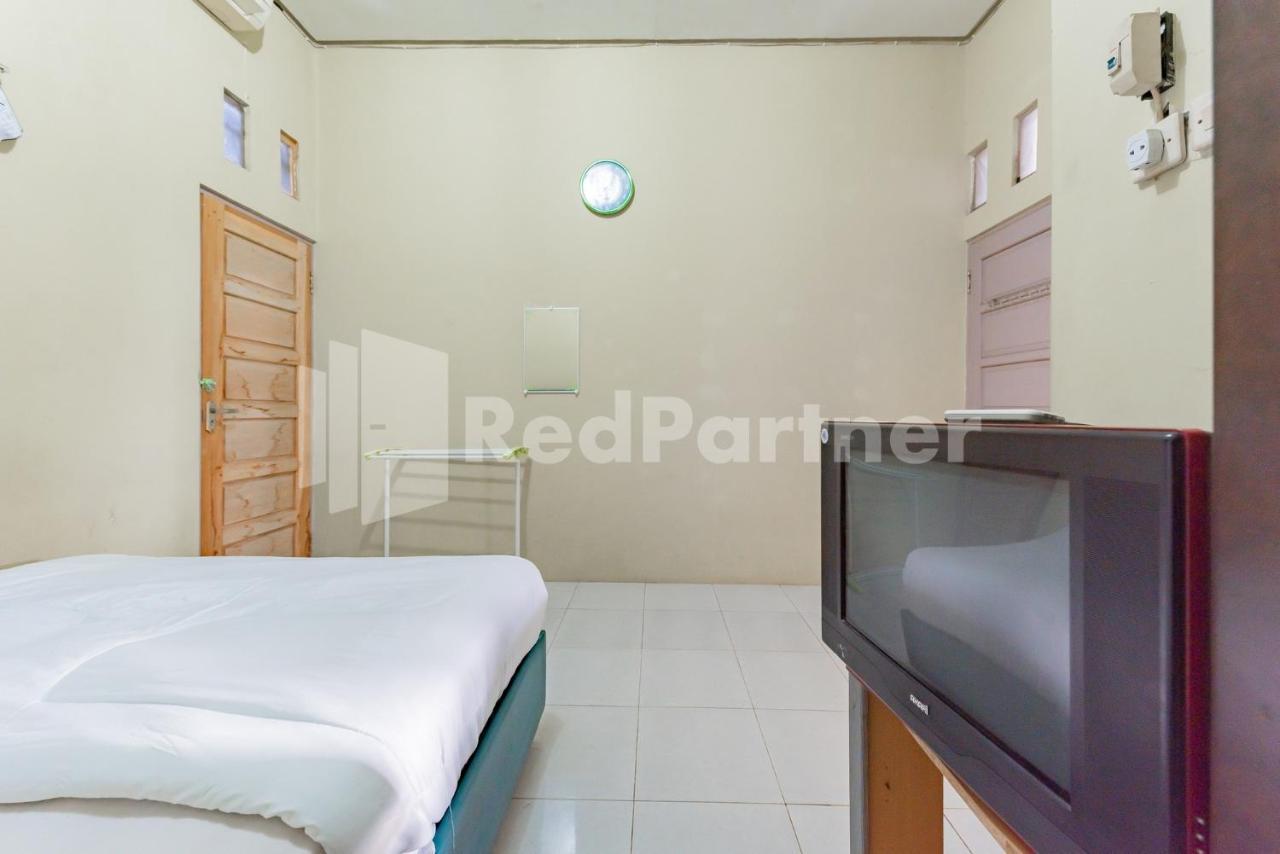 Ana Guest House Syariah Mitra Reddoorz Banjarbaru Exterior photo